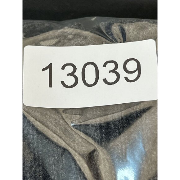 Simply Vera/Vera‎ Wang Women's Faux Fur Cardigan Sweater, Small, Gray & Black - Picture 8 of 8